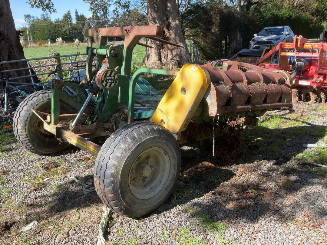 Photo '6' of hustler Round  Bale Feeder chainless 4000 Baler