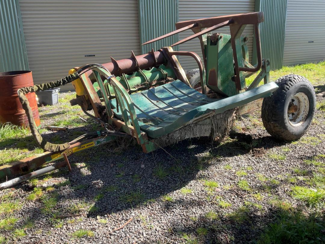 Photo '9' of hustler Round  Bale Feeder chainless 4000 Baler