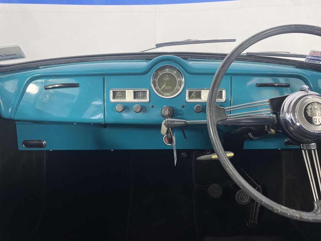 Photo '18' of Austin A40