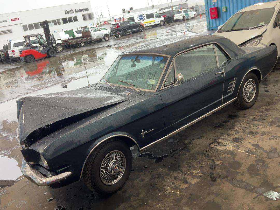 Photo '2' of Ford Mustang Photo '2' of Ford Mustang