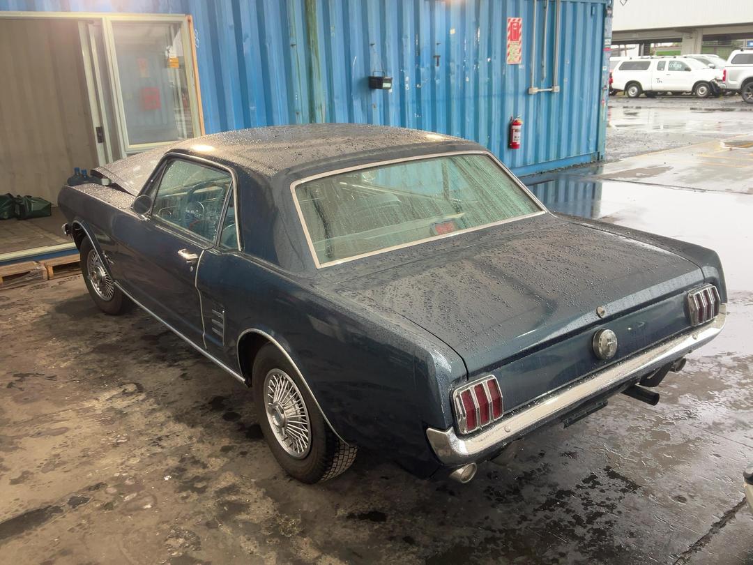 Photo '3' of Ford Mustang Photo '3' of Ford Mustang