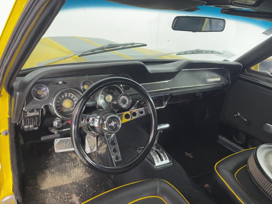 Photo '17' of Ford Mustang