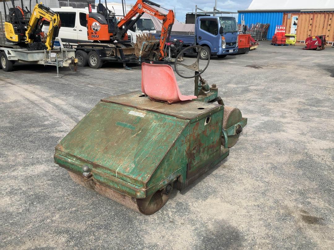 Photo '4' of Vintage Smooth Drum Roller