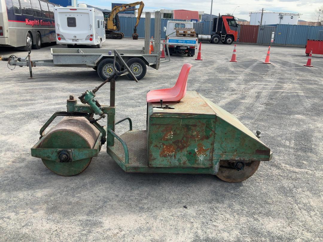 Photo '8' of Vintage Smooth Drum Roller