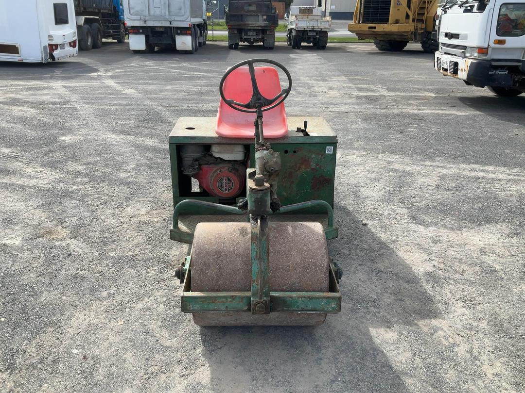 Photo '10' of Vintage Smooth Drum Roller