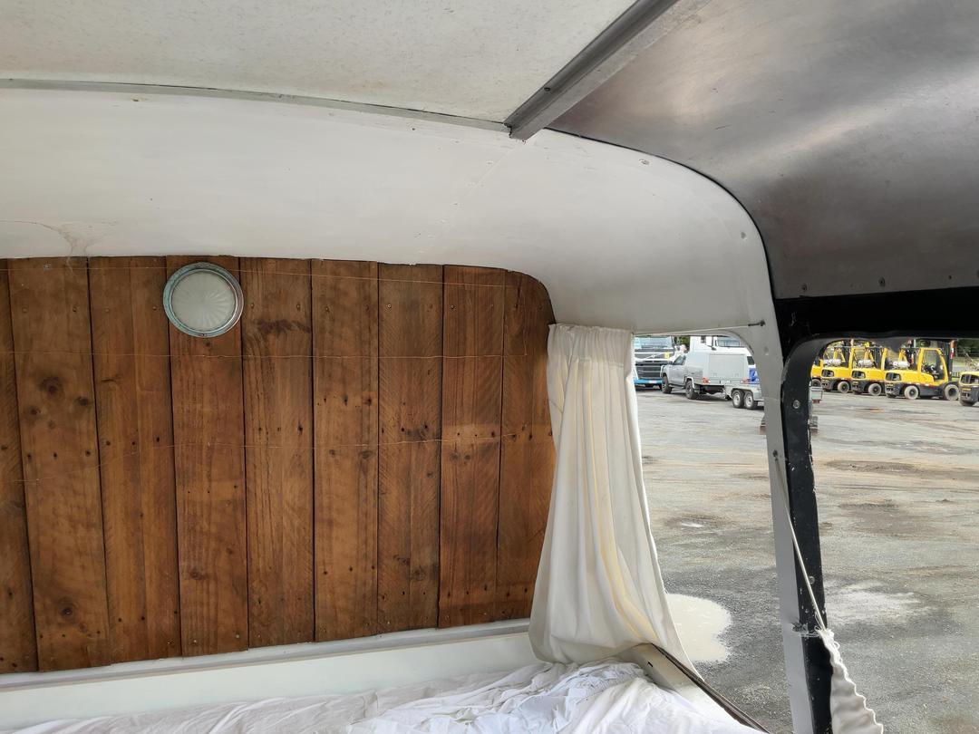 Photo '32' of Ford D300 Motorhome