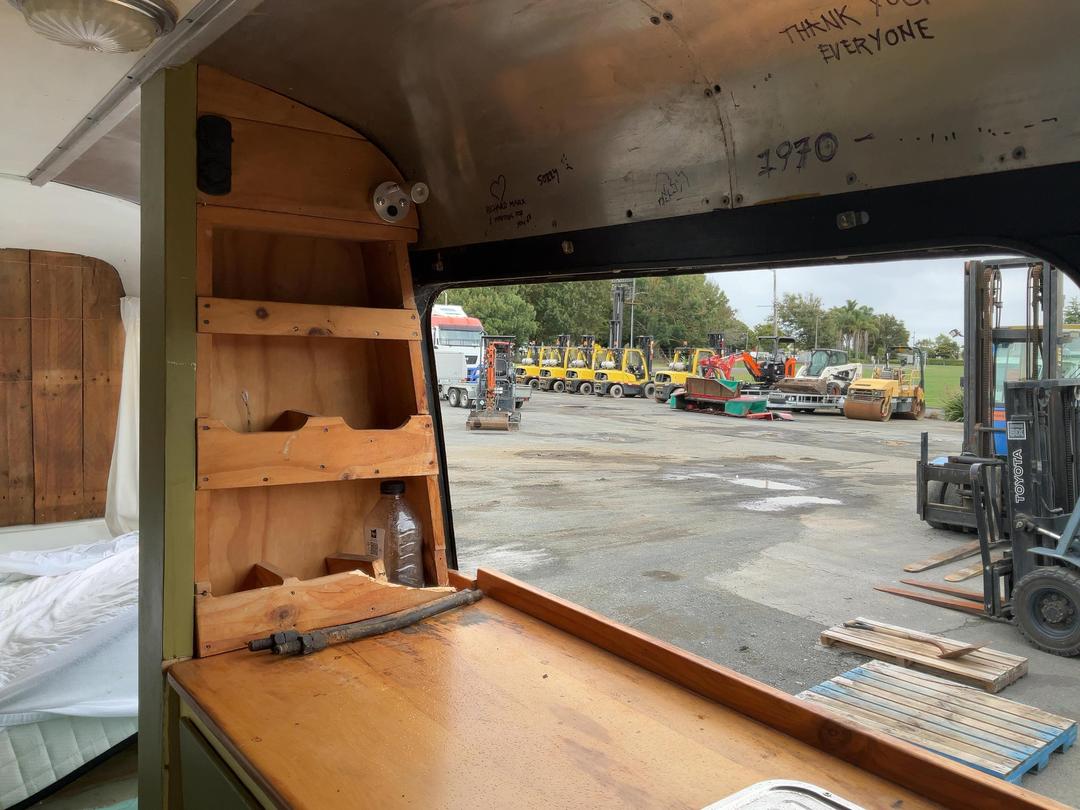 Photo '38' of Ford D300 Motorhome