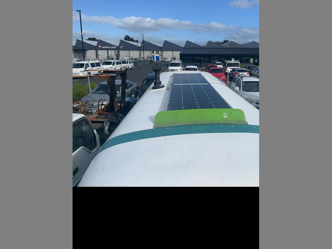 Photo '48' of Ford D300 Motorhome