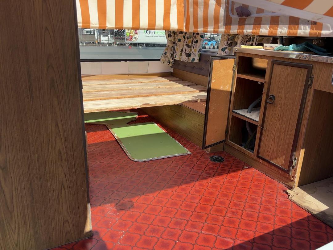 Photo '9' of Chevron Poptop Caravan - Single Photo '9' of Chevron Poptop Caravan - Single