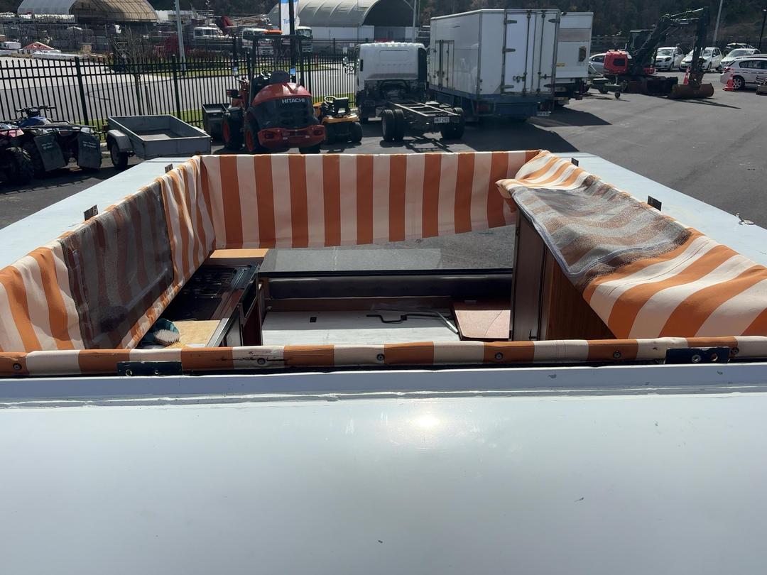 Photo '19' of Chevron Poptop Caravan - Single Photo '19' of Chevron Poptop Caravan - Single