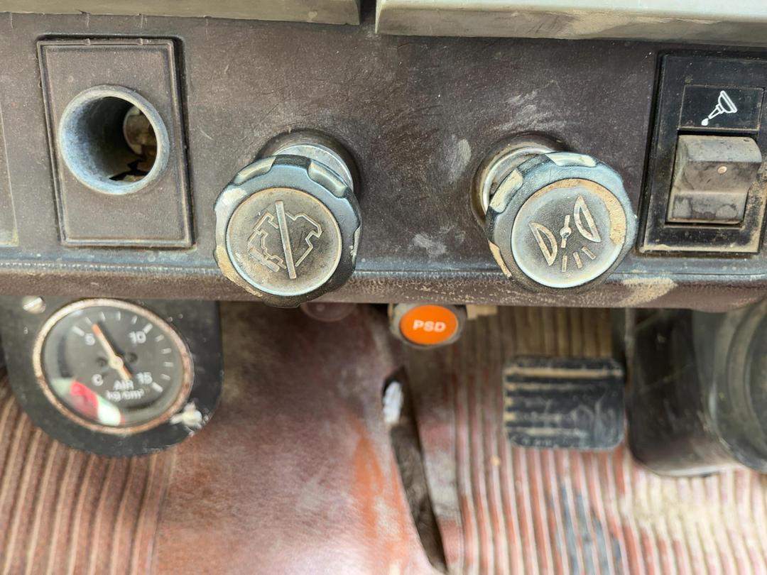 Photo '21' of HINO FN 286A Transporter