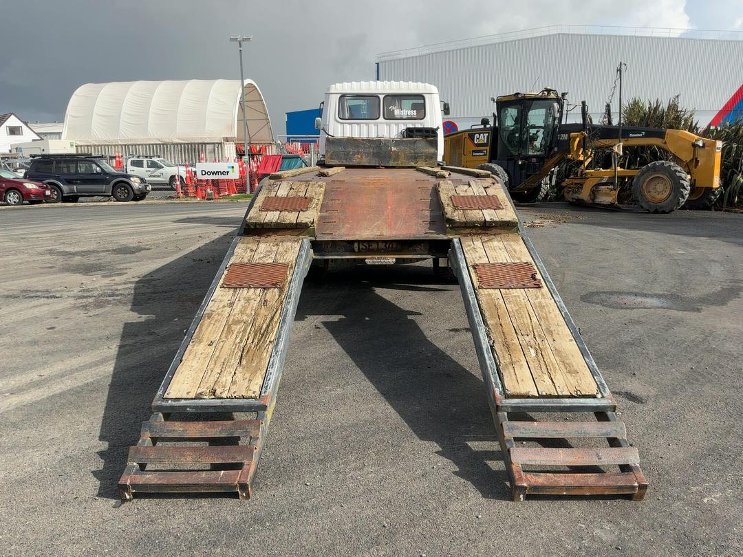 Photo '6' of HINO FN 286A Transporter