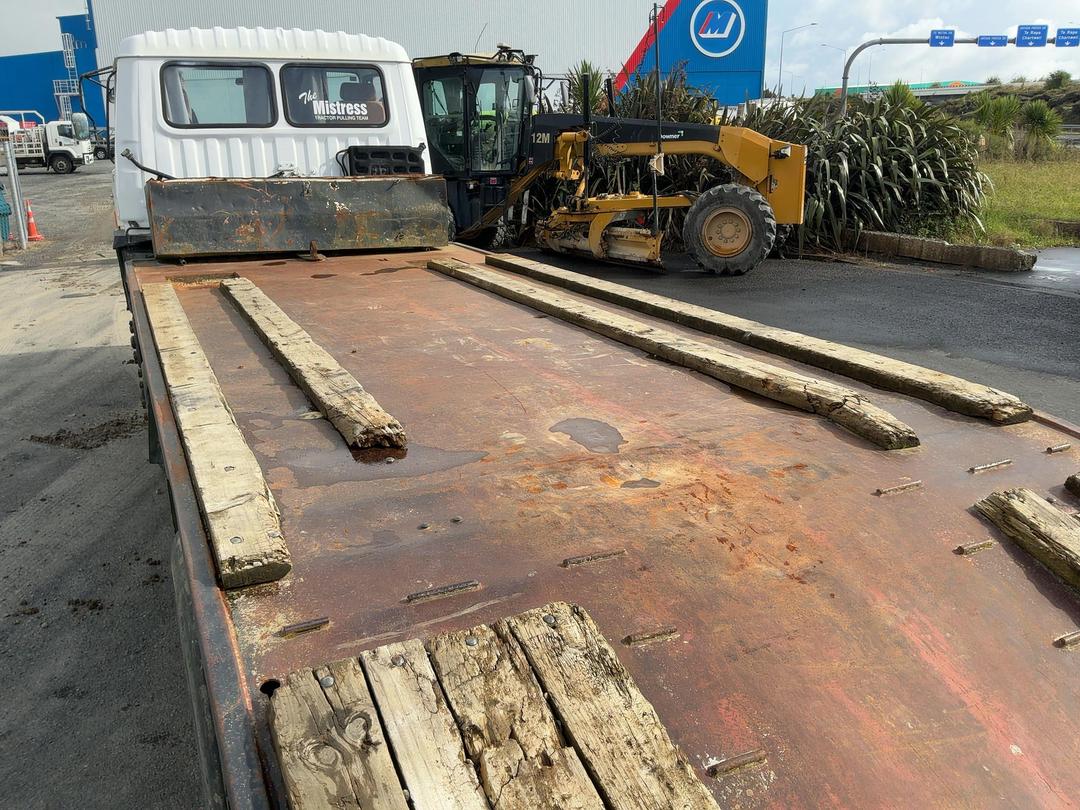 Photo '34' of HINO FN 286A Transporter