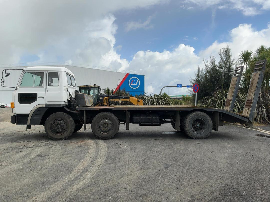 Photo '8' of HINO FN 286A Transporter