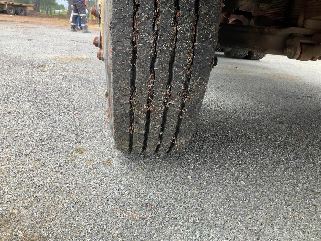 Photo '43' of Mercedes-Benz 2228 Flat Deck