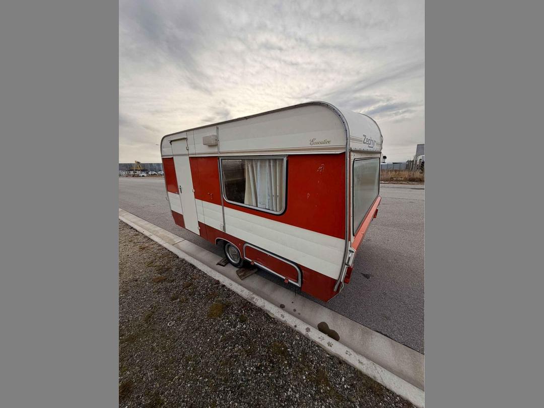 Photo '11' of MODERN ZEPHYR Caravan - Single