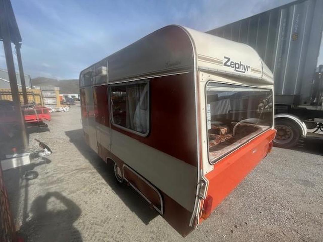 Photo '4' of MODERN ZEPHYR Caravan - Single