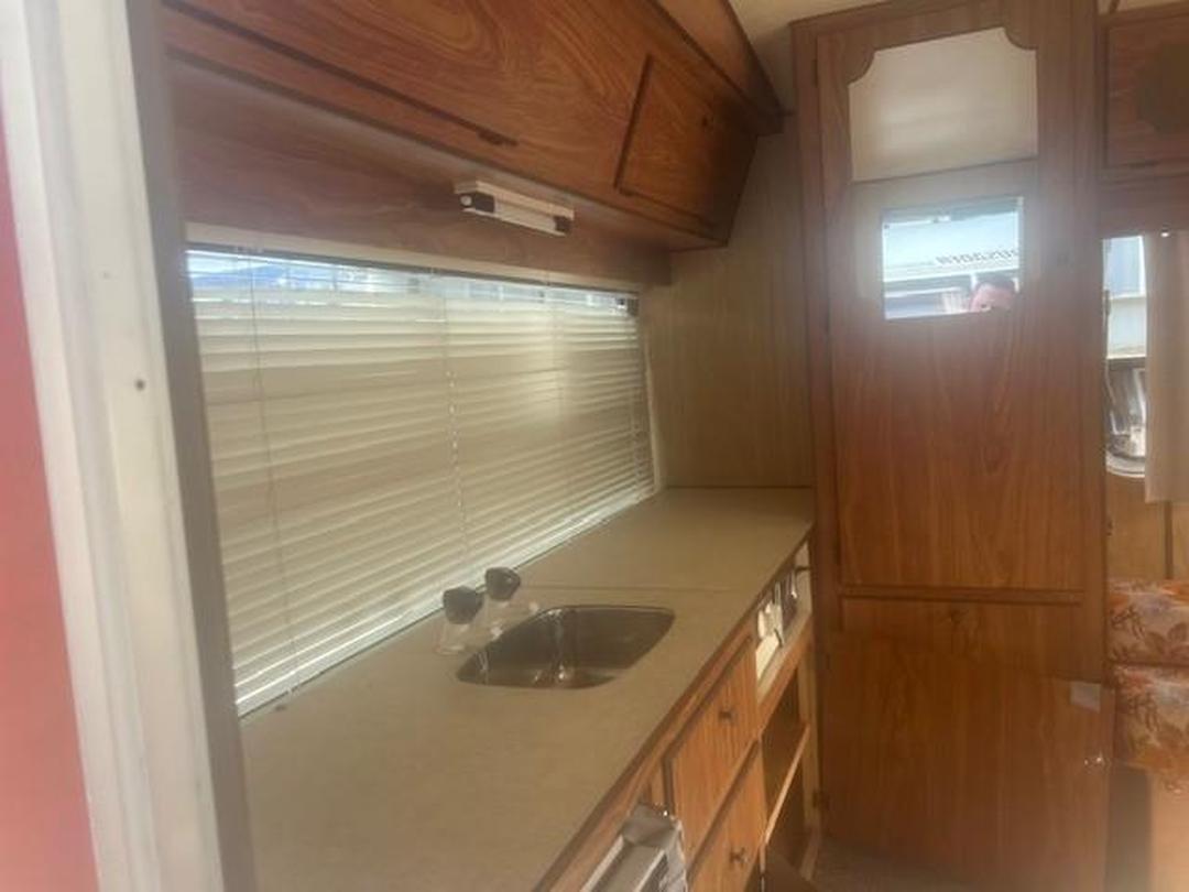 Photo '6' of MODERN ZEPHYR Caravan - Single