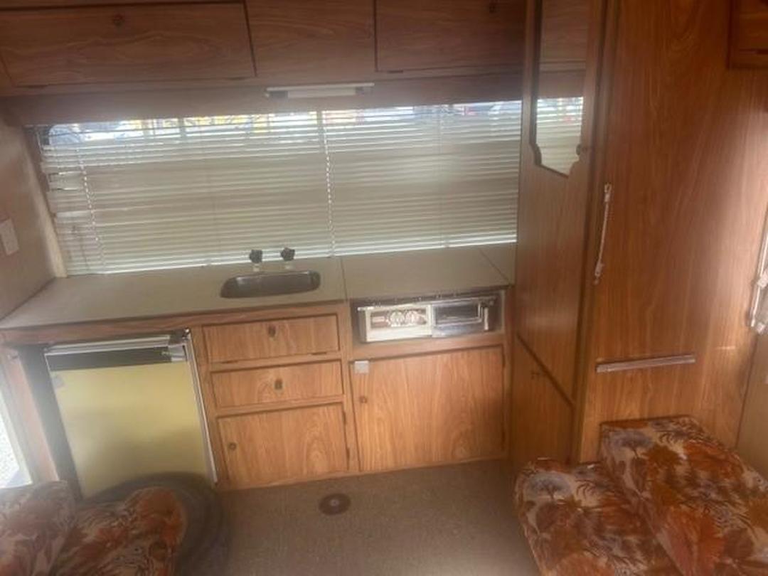 Photo '8' of MODERN ZEPHYR Caravan - Single