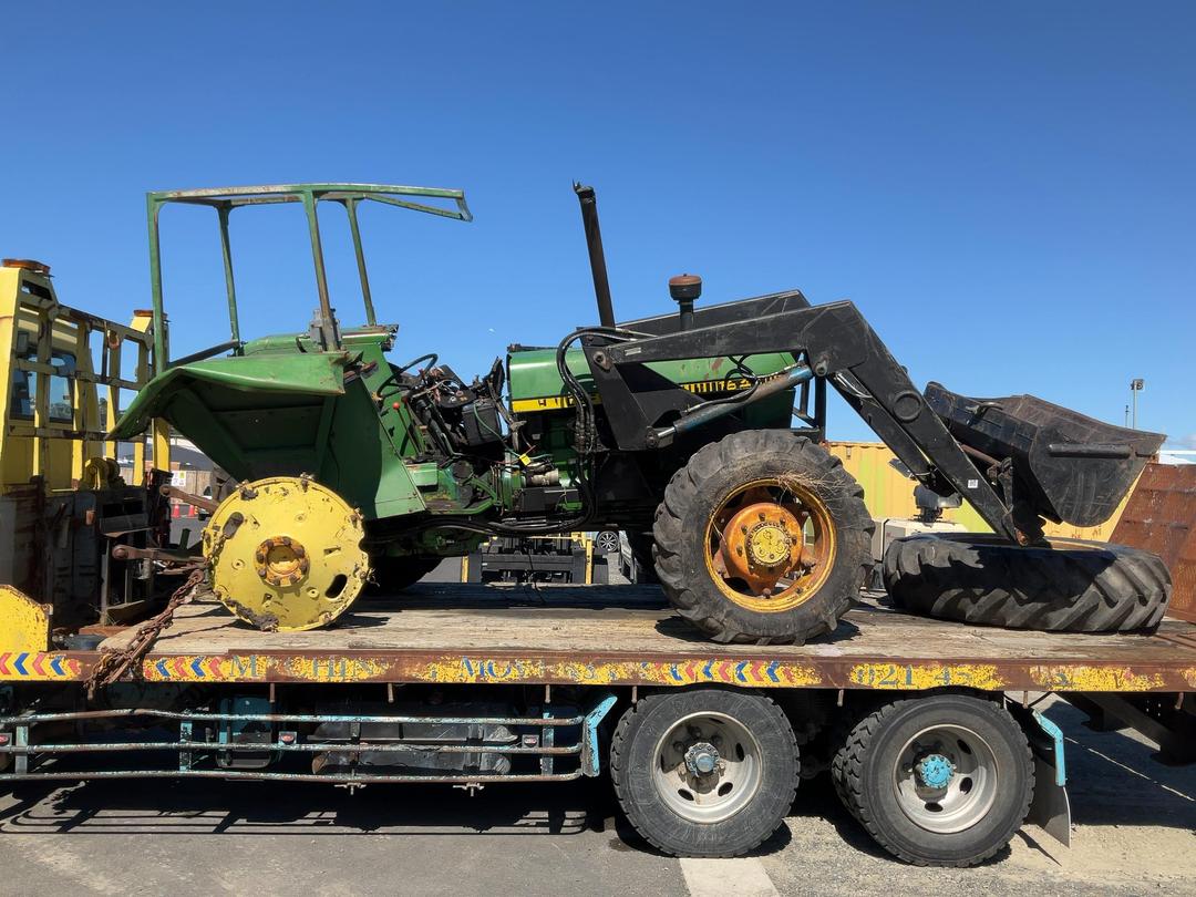 Photo '5' of John Deere 4233DL Tractor