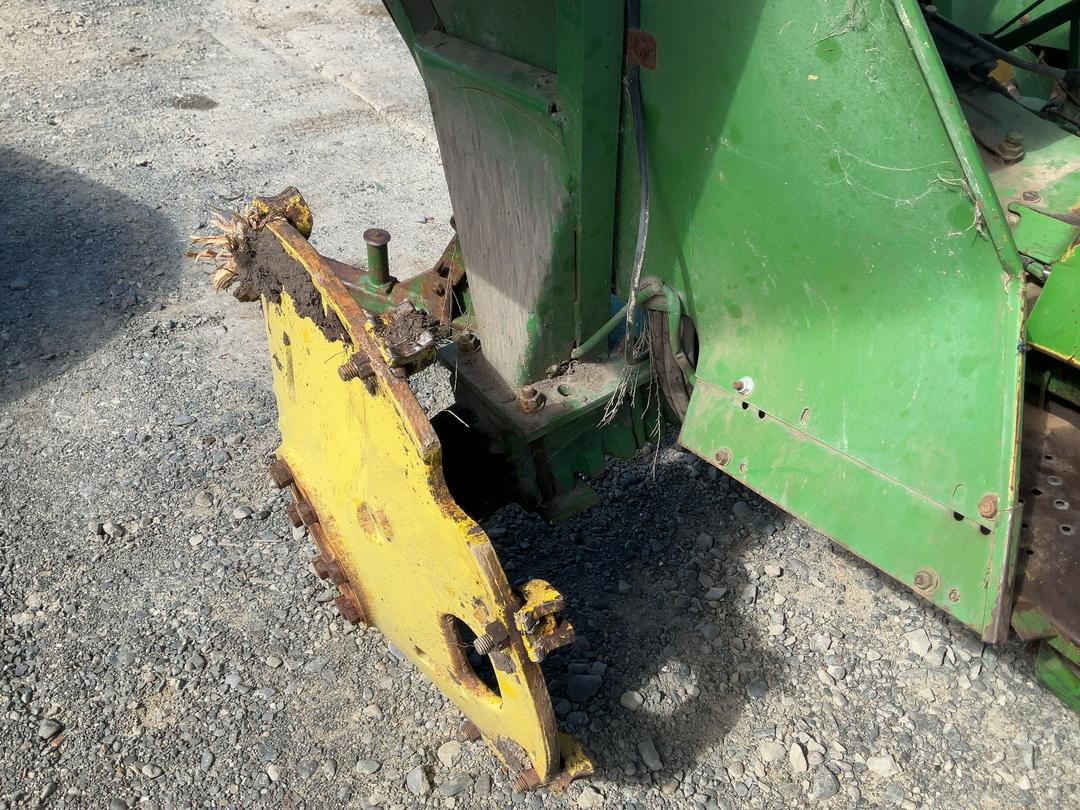 Photo '14' of John Deere 4233DL Tractor