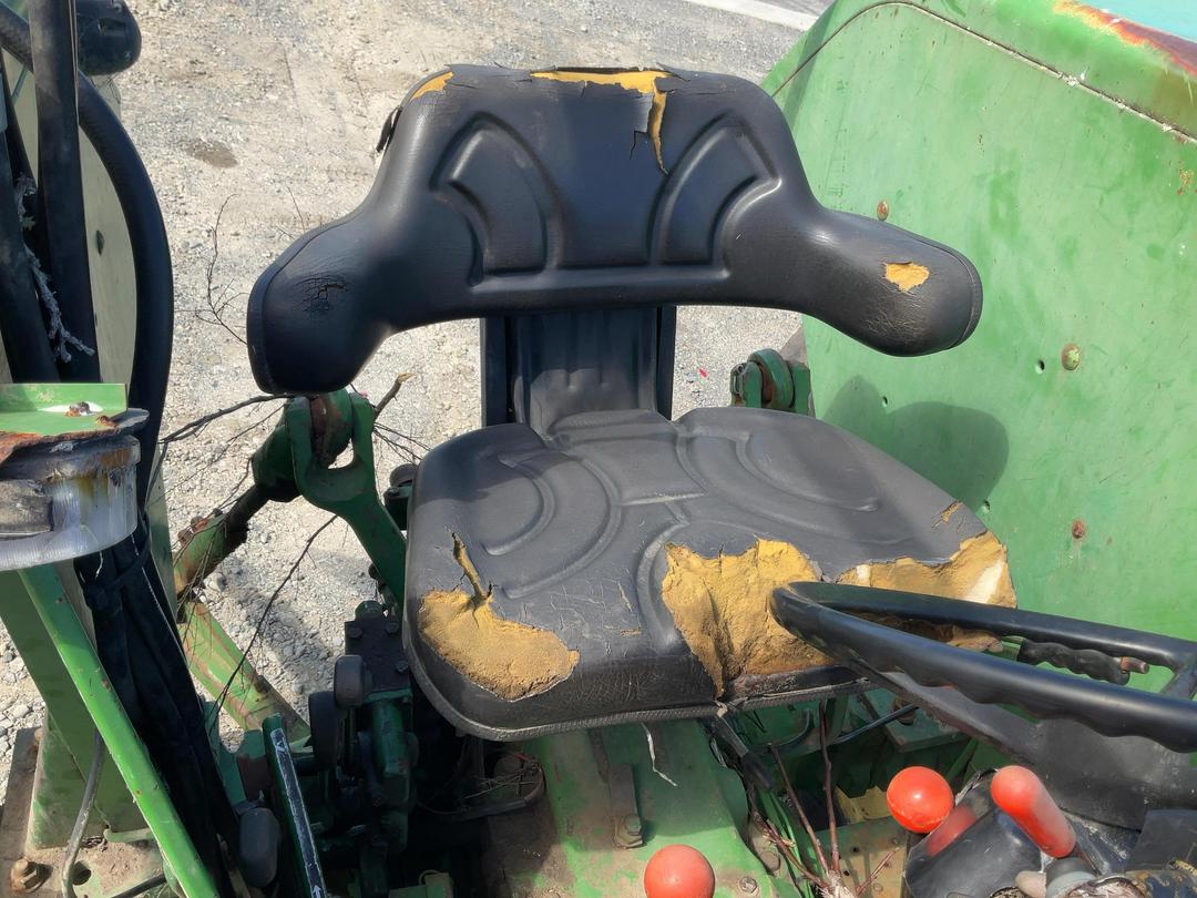 Photo '15' of John Deere 4233DL Tractor