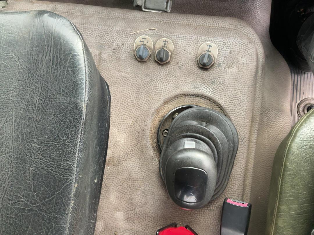 Photo '14' of Mercedes-Benz 2228 Tractor Unit