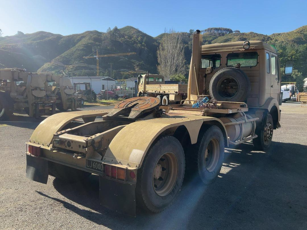 Photo '4' of Mercedes-Benz 2228 Tractor Unit