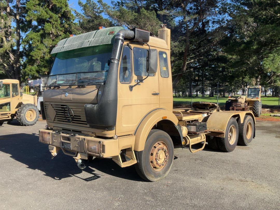Photo '9' of Mercedes-Benz 2228 Tractor Unit