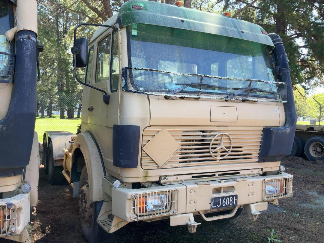 Photo '4' of Mercedes-Benz 222830 Tractor Unit