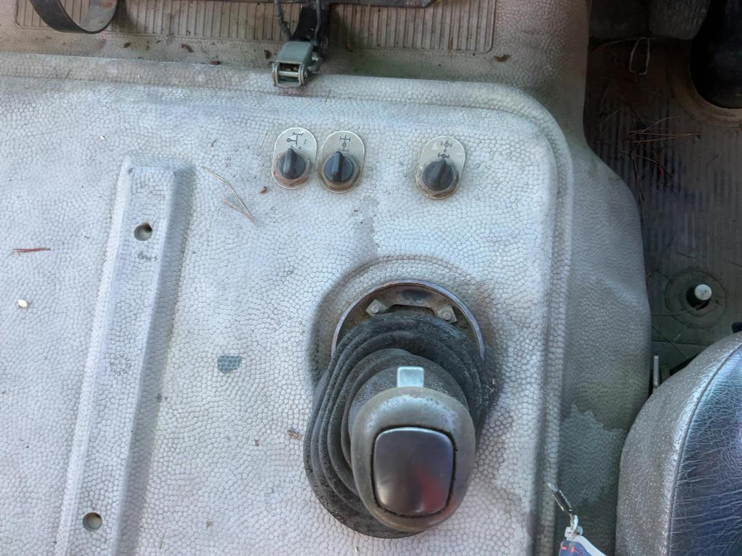 Photo '13' of Mercedes-Benz 222830 Tractor Unit