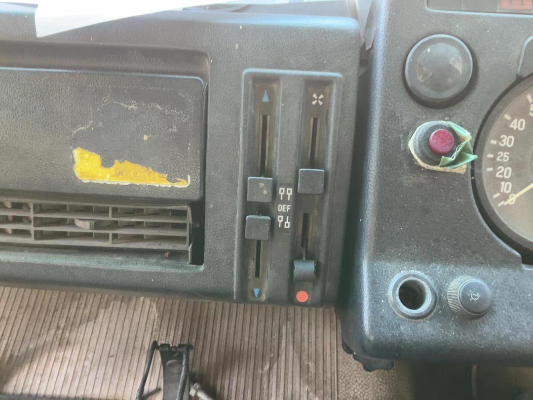 Photo '16' of Mercedes-Benz 222830 Tractor Unit