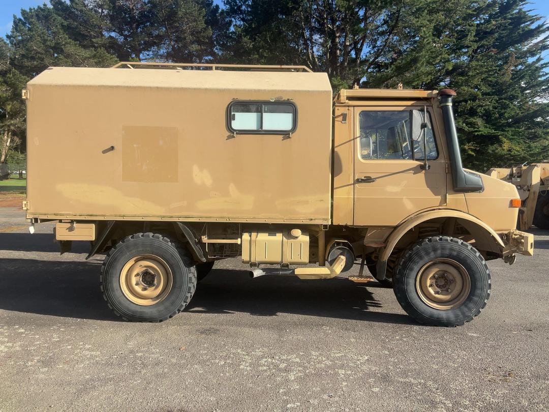 Photo '3' of Mercedes-Benz U1300L Ambulance