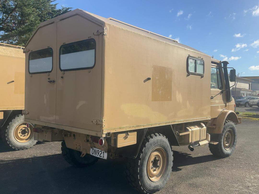 Photo '4' of Mercedes-Benz U1300L Ambulance