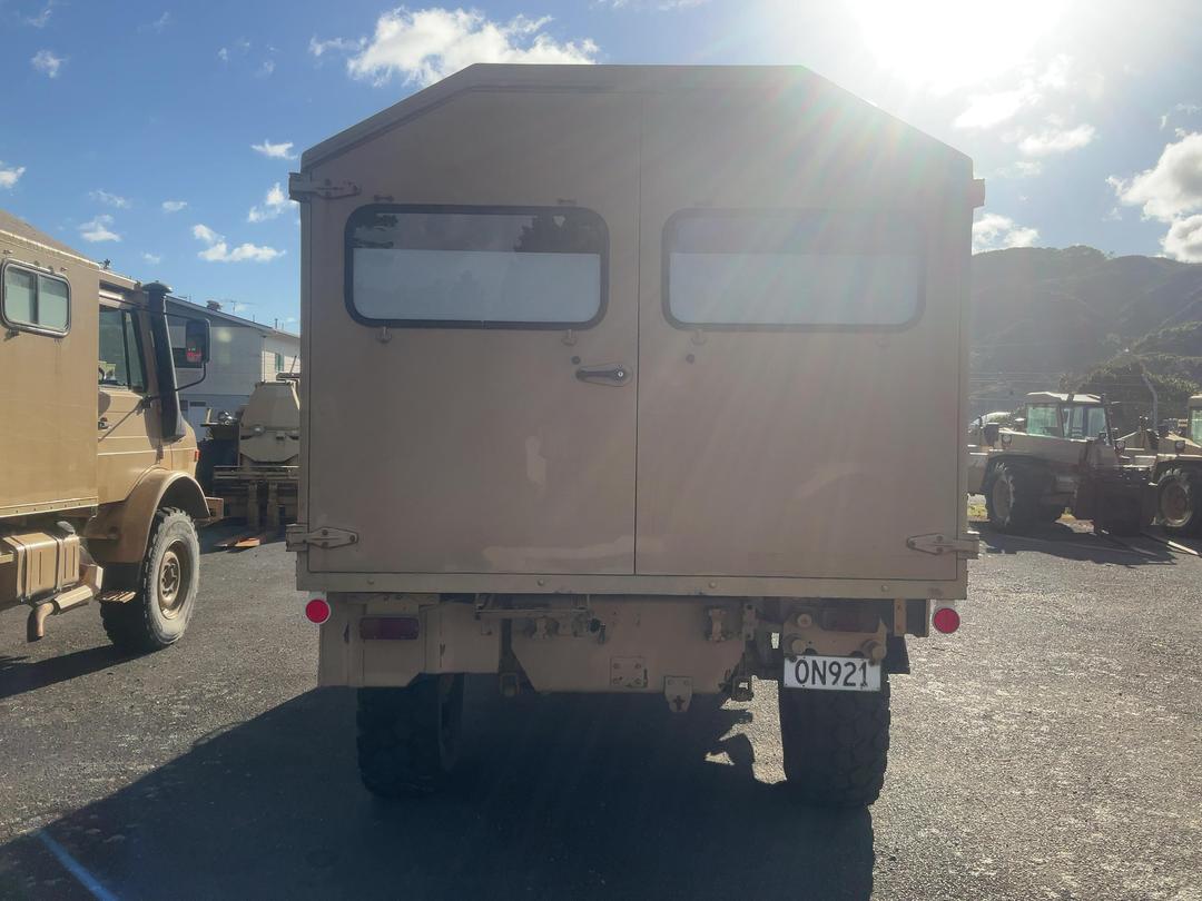 Photo '5' of Mercedes-Benz U1300L Ambulance