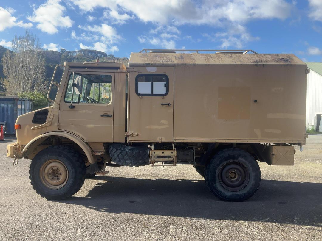 Photo '10' of Mercedes-Benz U1300L Ambulance
