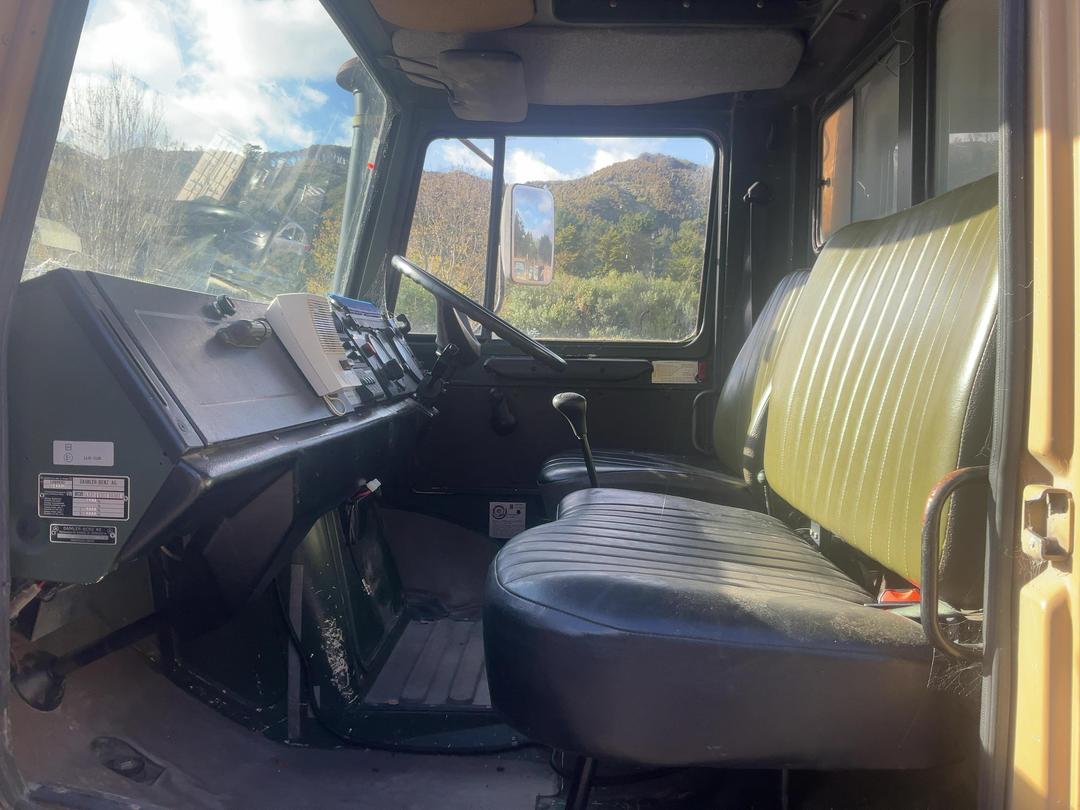 Photo '31' of Mercedes-Benz U1300L Ambulance