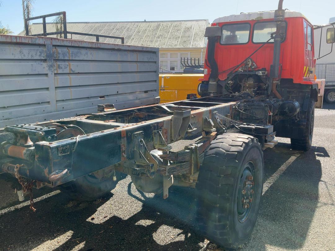 Photo '4' of Hino GT 1118 Cab Chassis
