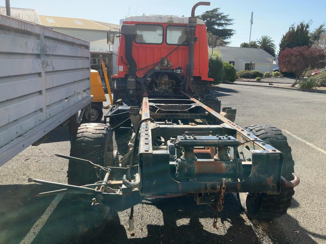 Photo '5' of Hino GT 1118 Cab Chassis