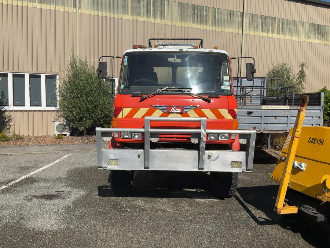 Photo '10' of Hino GT 1118 Cab Chassis