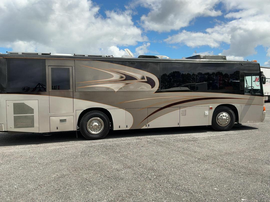 Photo '2' of Hino Blue Ribbon HU27 Motorhome Photo '2' of Hino Blue Ribbon HU27 Motorhome