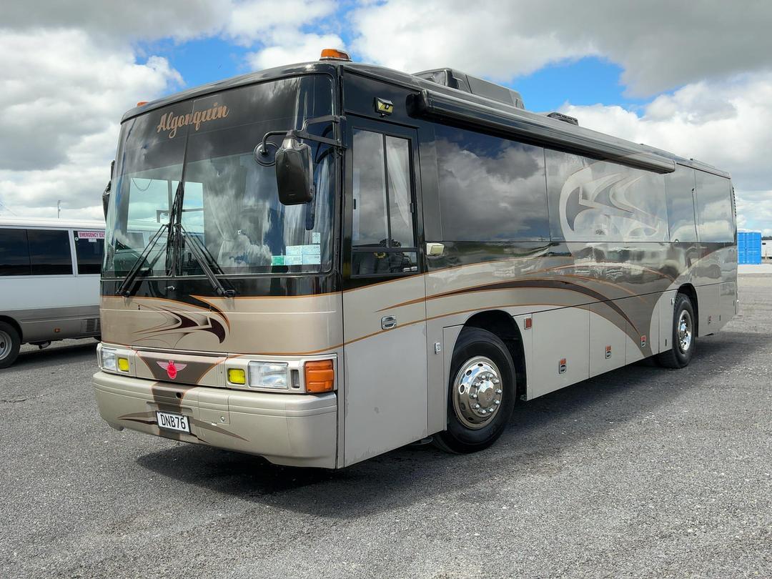 Photo '7' of Hino Blue Ribbon HU27 Motorhome Photo '7' of Hino Blue Ribbon HU27 Motorhome