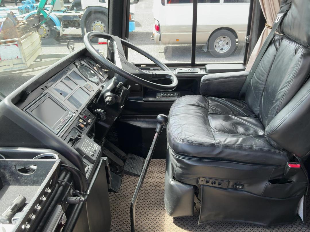 Photo '10' of Hino Blue Ribbon HU27 Motorhome Photo '10' of Hino Blue Ribbon HU27 Motorhome