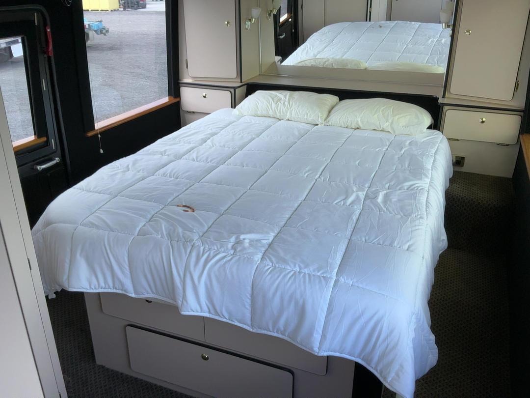 Photo '22' of Hino Blue Ribbon HU27 Motorhome Photo '22' of Hino Blue Ribbon HU27 Motorhome