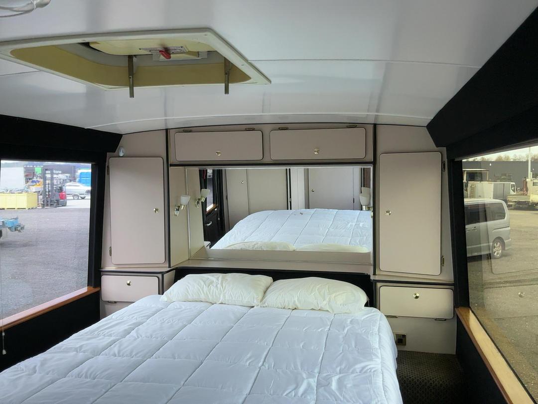Photo '23' of Hino Blue Ribbon HU27 Motorhome Photo '23' of Hino Blue Ribbon HU27 Motorhome