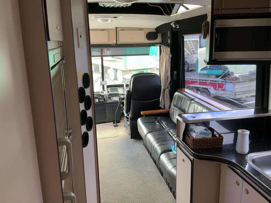 Photo '32' of Hino Blue Ribbon HU27 Motorhome Photo '32' of Hino Blue Ribbon HU27 Motorhome