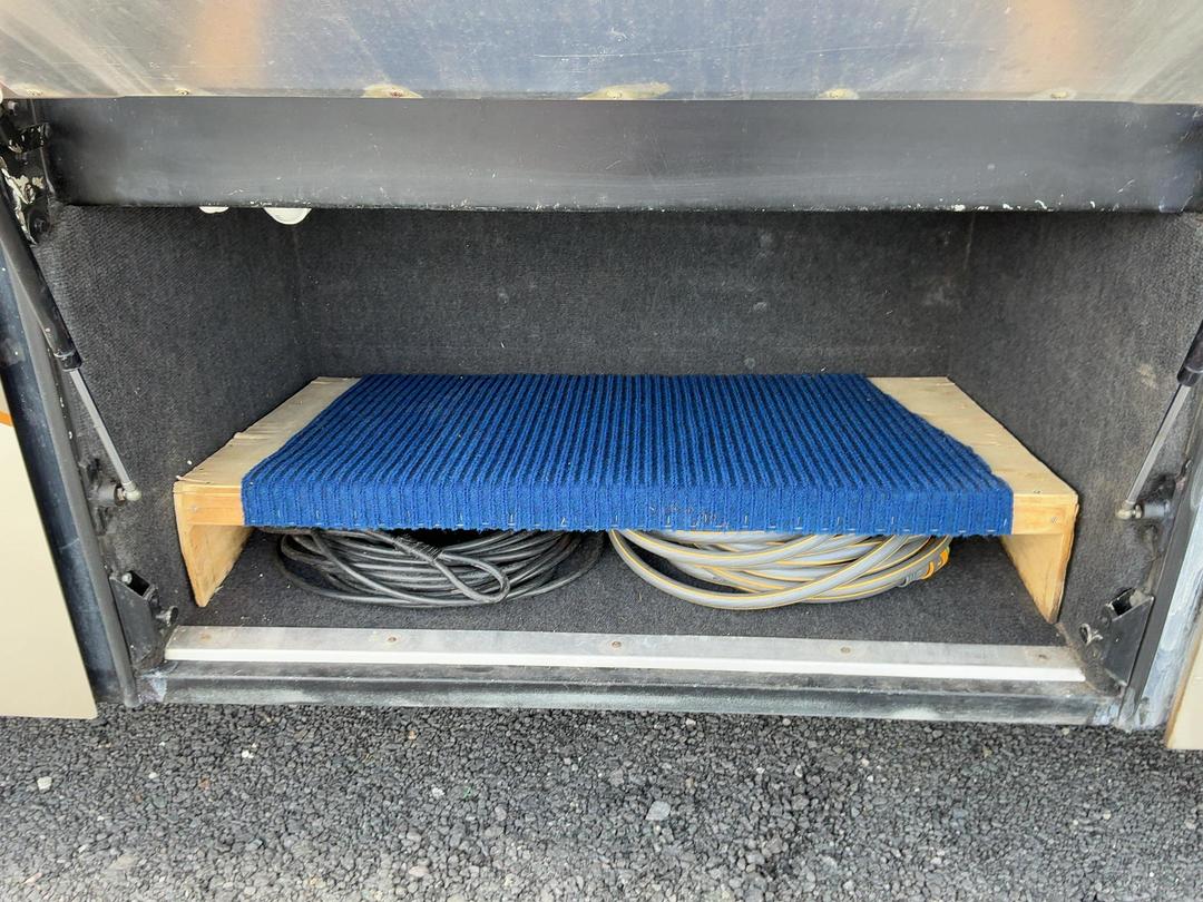 Photo '36' of Hino Blue Ribbon HU27 Motorhome Photo '36' of Hino Blue Ribbon HU27 Motorhome