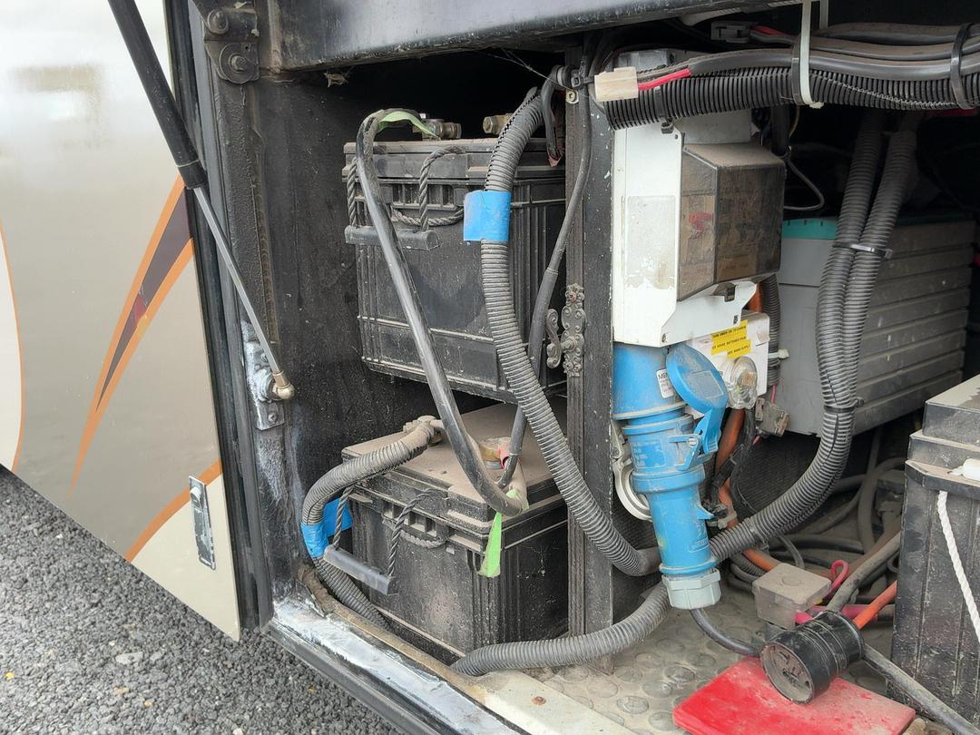 Photo '43' of Hino Blue Ribbon HU27 Motorhome Photo '43' of Hino Blue Ribbon HU27 Motorhome
