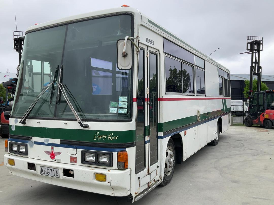 Photo '8' of Isuzu LR Motorhome Photo '8' of Isuzu LR Motorhome