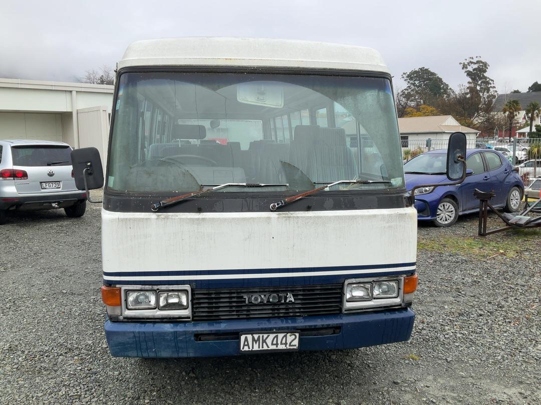 Photo '8' of Toyota Coaster Bus